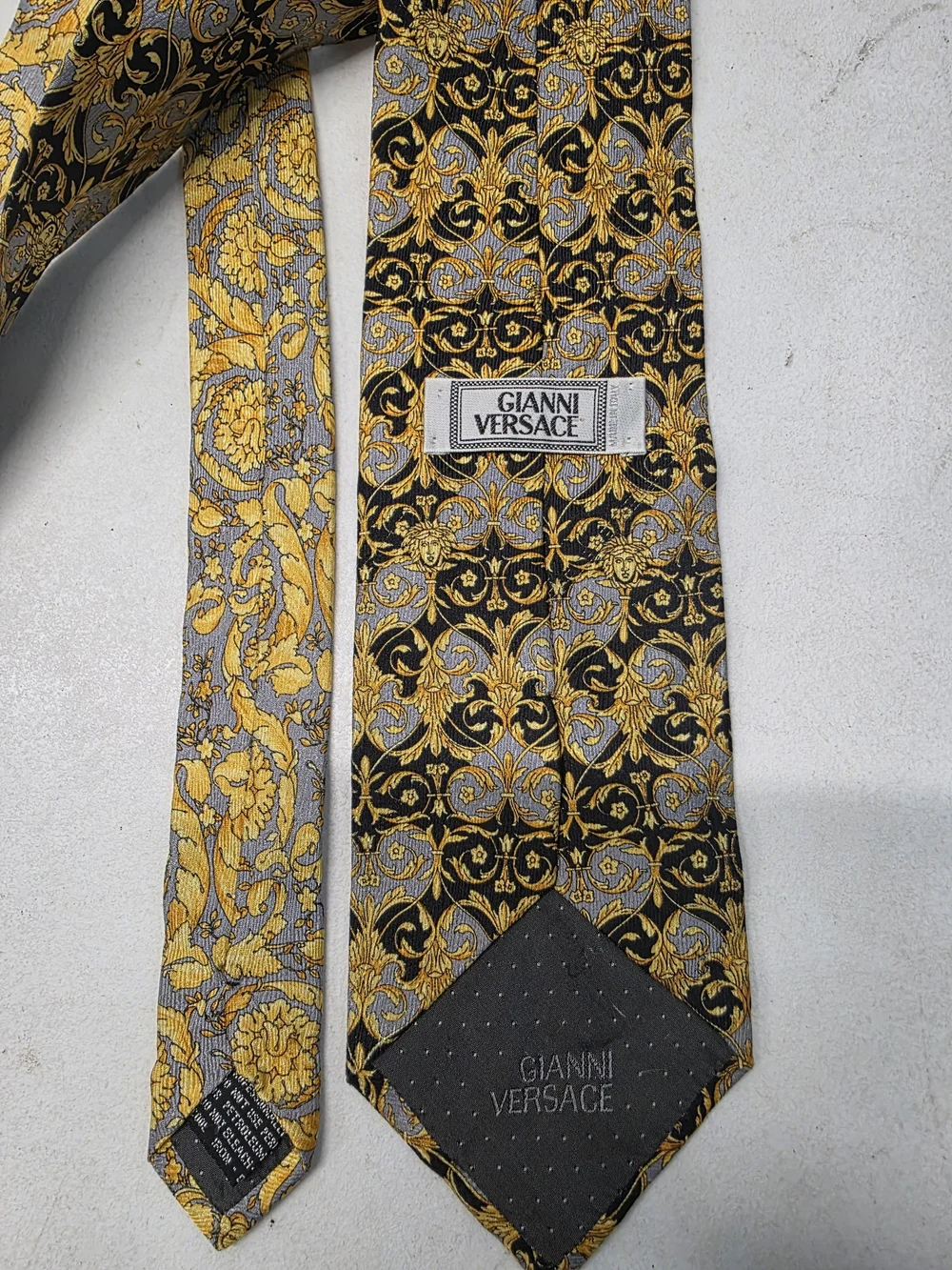 Vintage Gianni Versace 100% Silk Tie Medusa Baroque Black Gold Gray Italy